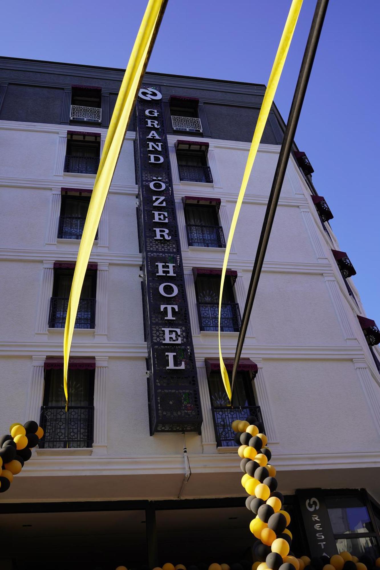 Grand Oezer Hotel Стамбул Экстерьер фото